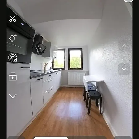 Gepflegte 3-zimmer-wohnung Am Schlossparkbad-mercedes Benz-atlas Elektronik-rheimetal דירה ברמן