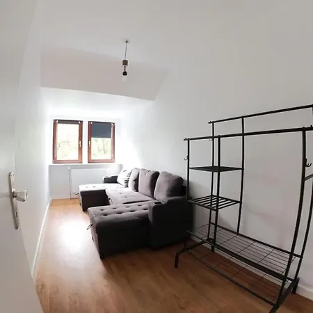 Gepflegte 3-zimmer-wohnung Am Schlossparkbad-mercedes Benz-atlas Elektronik-rheimetal דירה *