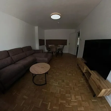 Gepflegte 3-zimmer-wohnung Am Schlossparkbad-mercedes Benz-atlas Elektronik-rheimetal Lejlighed Bremen