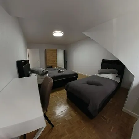 Gepflegte 3-zimmer-wohnung Am Schlossparkbad-mercedes Benz-atlas Elektronik-rheimetal