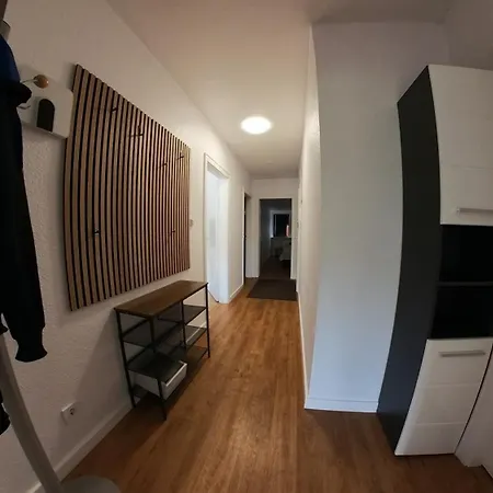 Lejlighed Gepflegte 3-zimmer-wohnung Am Schlossparkbad-mercedes Benz-atlas Elektronik-rheimetal
