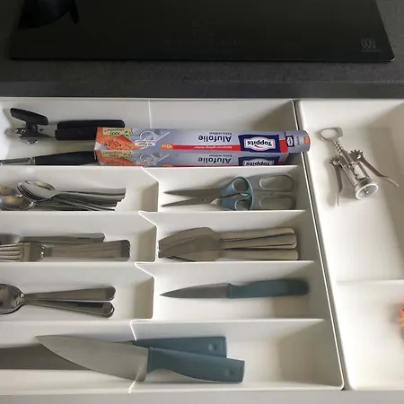 Lejlighed Gepflegte 3-zimmer-wohnung Am Schlossparkbad-mercedes Benz-atlas Elektronik-rheimetal
