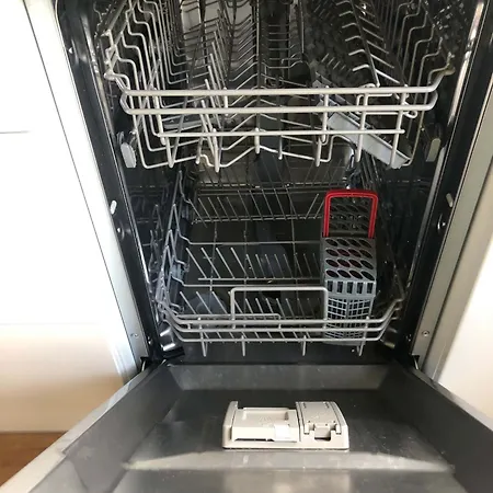 Gepflegte 3-zimmer-wohnung Am Schlossparkbad-mercedes Benz-atlas Elektronik-rheimetal Lejlighed *